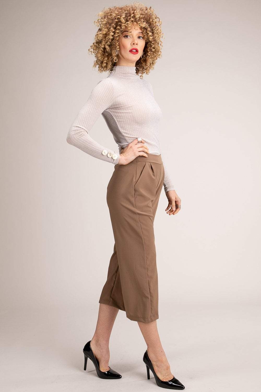 Isabella Capri Pants - YuppyCollections