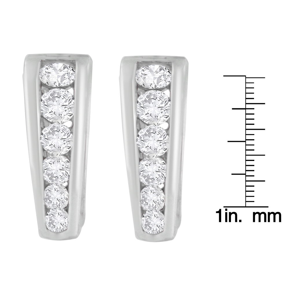 14k White Gold 1/4ct Round Cut Diamond Huggy Earrings (I-J I2-I3) - YuppyCollections