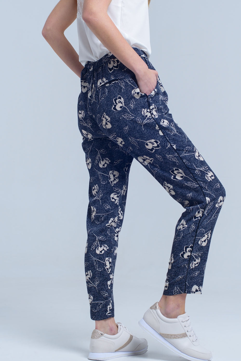 Navy blue pants with floral print - YuppyCollections