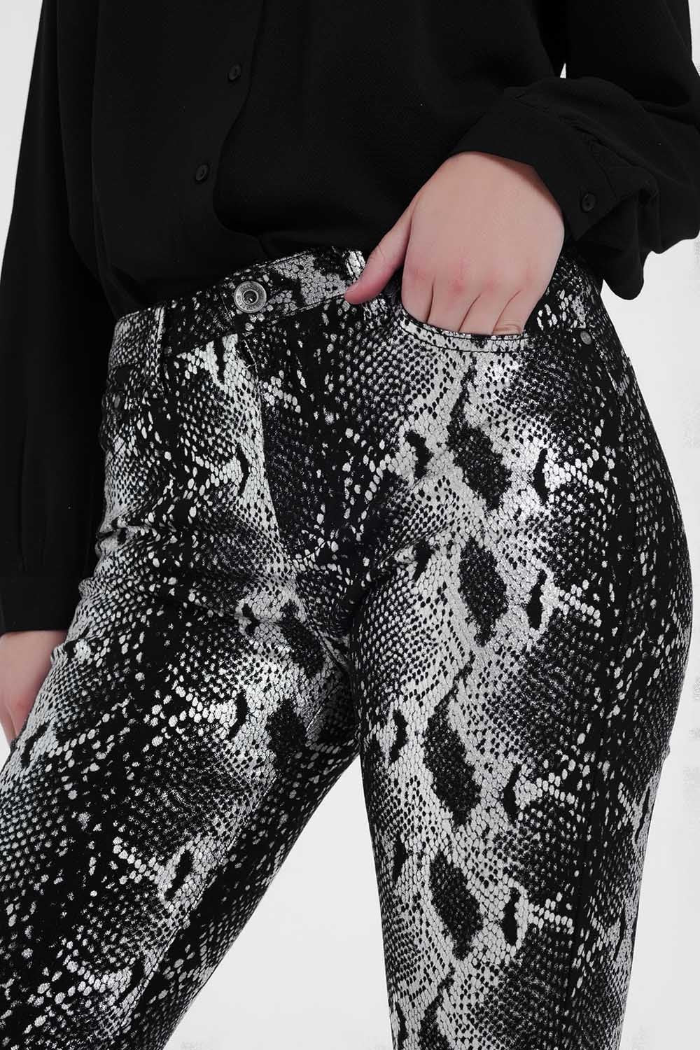 Black Skinny Shiny Printed Pants - YuppyCollections