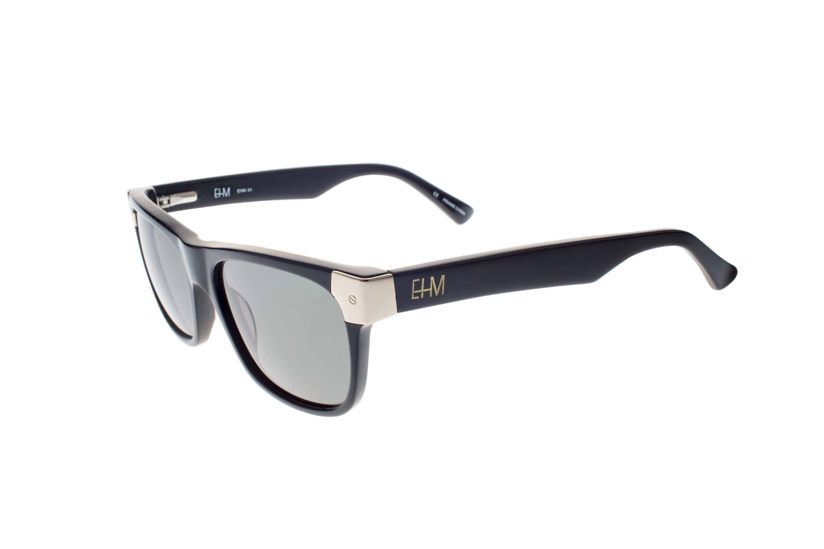 Shiny Black with Gold Tone Metal Wayfarers - YuppyCollections