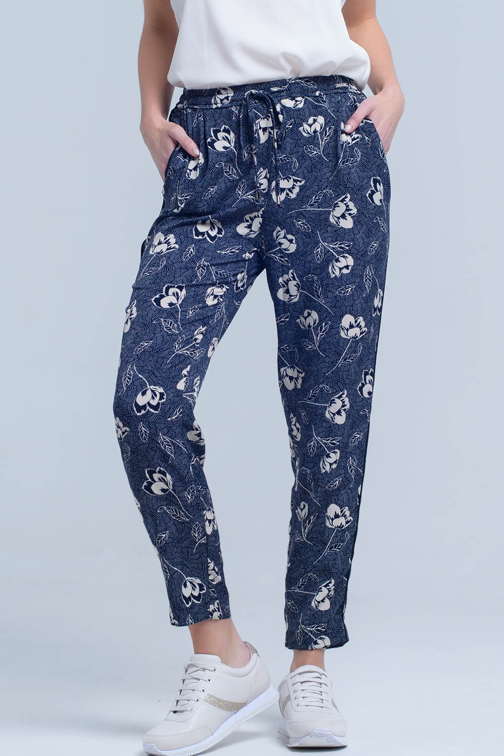 Navy blue pants with floral print - YuppyCollections