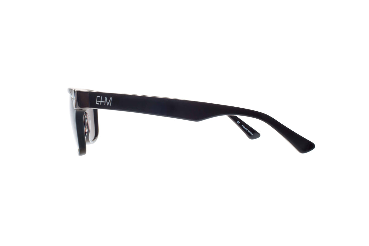 Black with Gun Silver Metal Wayfarers - YuppyCollections