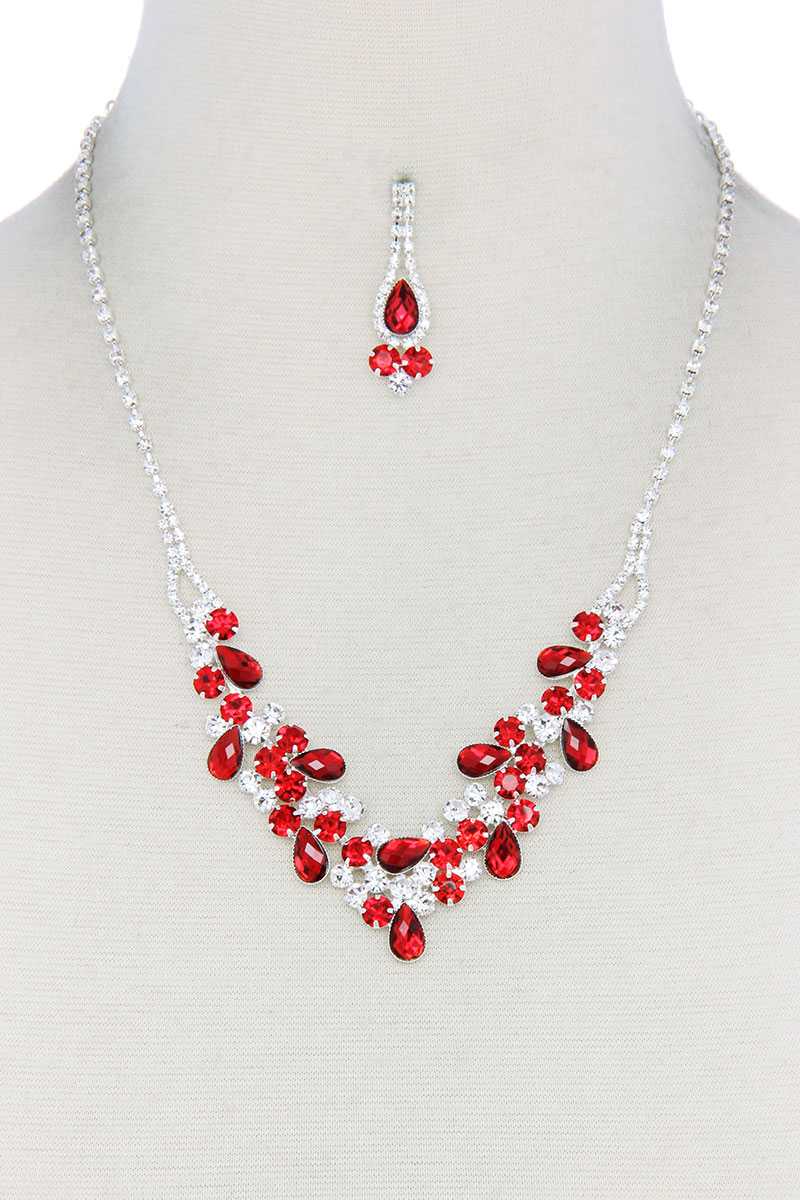 Teardrop Shape Rhinestone Necklace - YuppyCollections