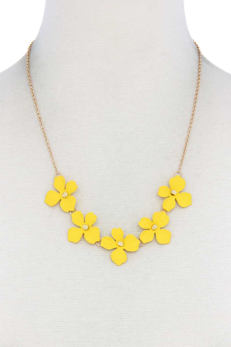 Flower Necklace - YuppyCollections