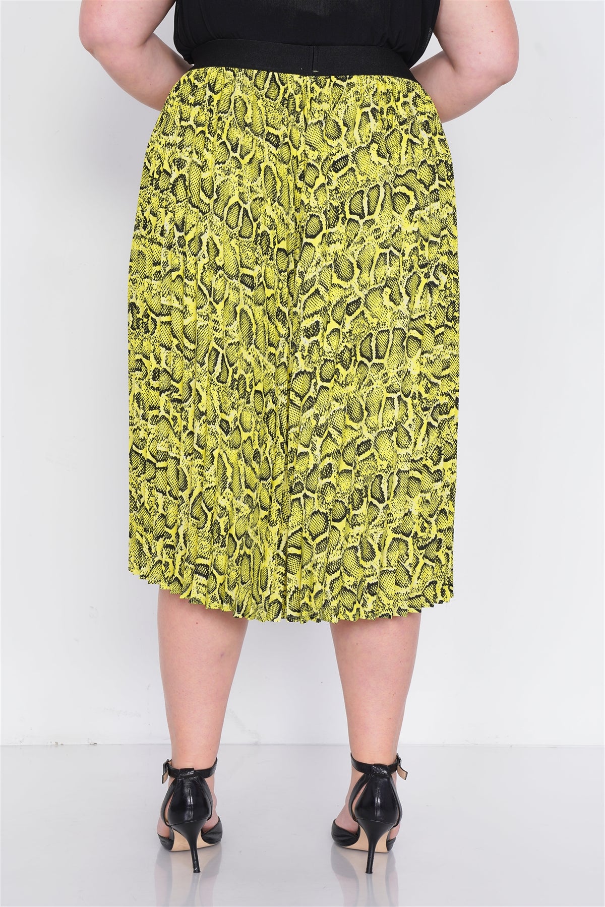 Plus Size Neon Yellow Pleated Animal Print Chic Midi Skirt - YuppyCollections