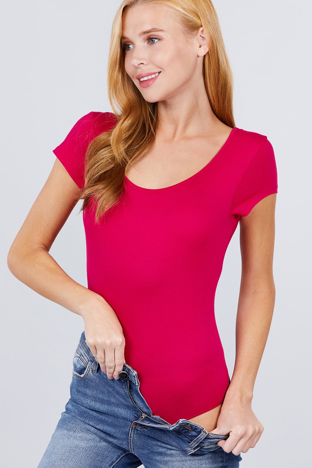 Solid Short Sleeve Scoop Neck Bodysuit - YuppyCollections