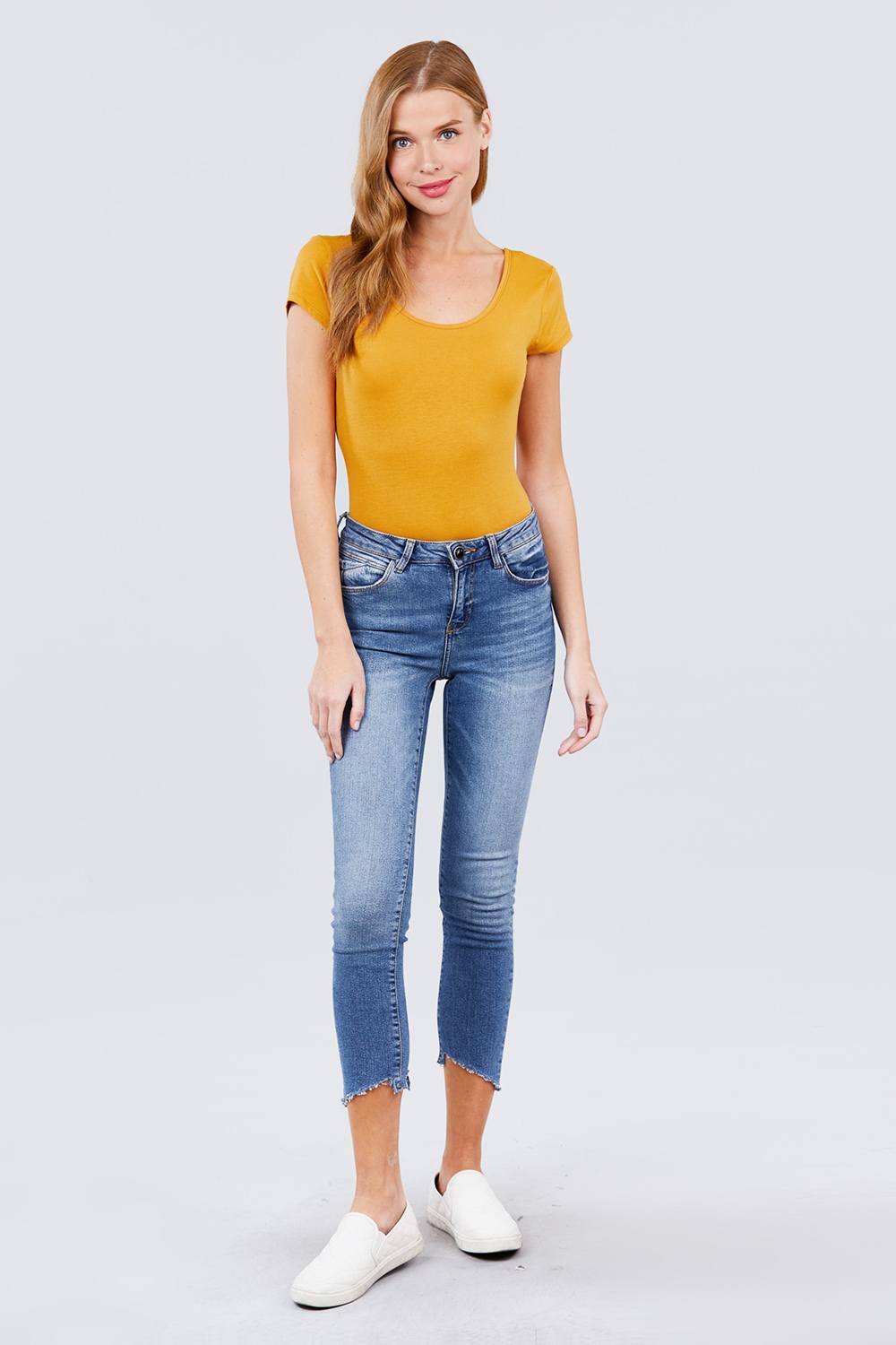 Solid Short Sleeve Scoop Neck Bodysuit - YuppyCollections