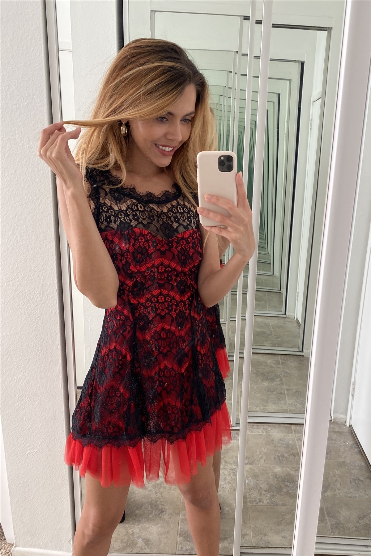 Black Red Lace Contrast Tulle Hem Mini Dress - YuppyCollections