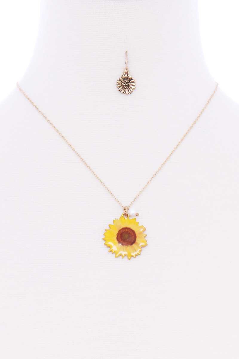 Sunflower Pendant Necklace - YuppyCollections