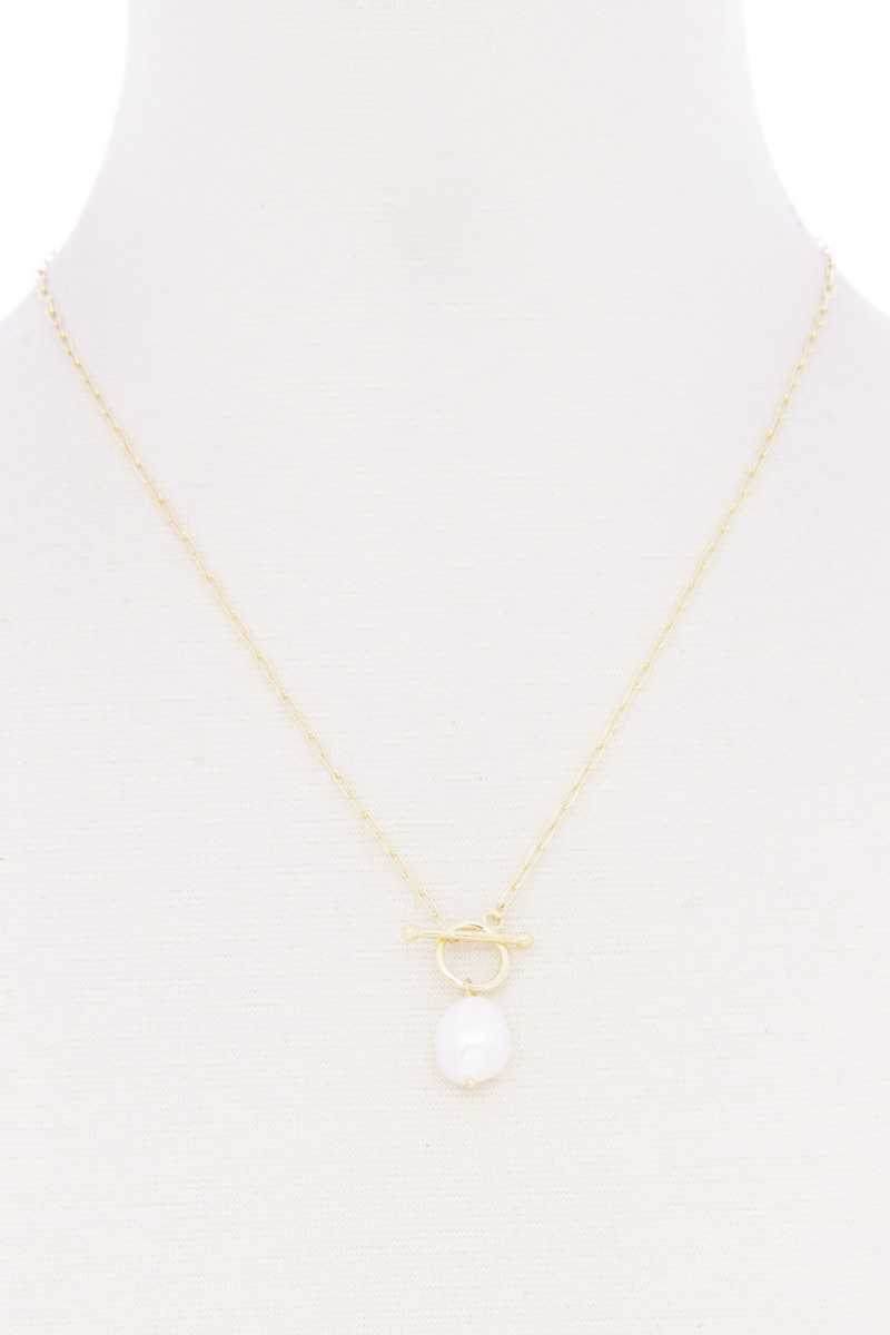 Pearl Toggle Clasp Necklace - YuppyCollections