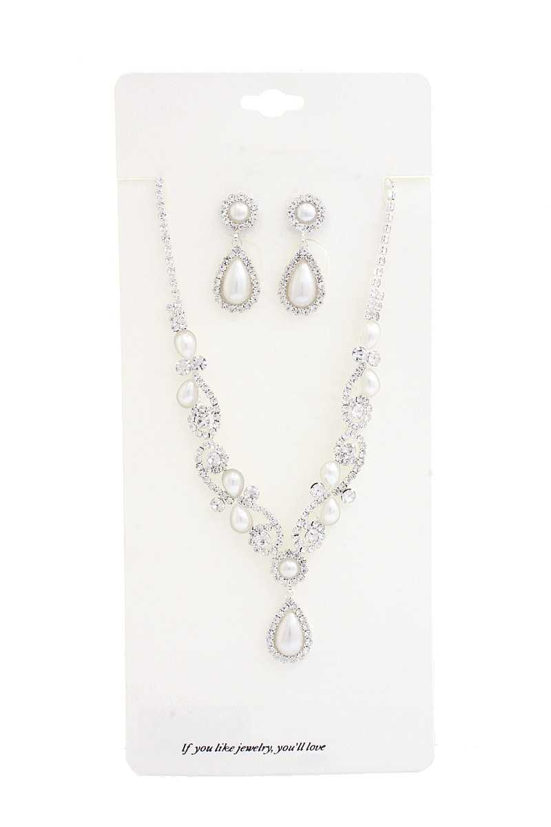 Pearl Rhinestone Necklace - YuppyCollections