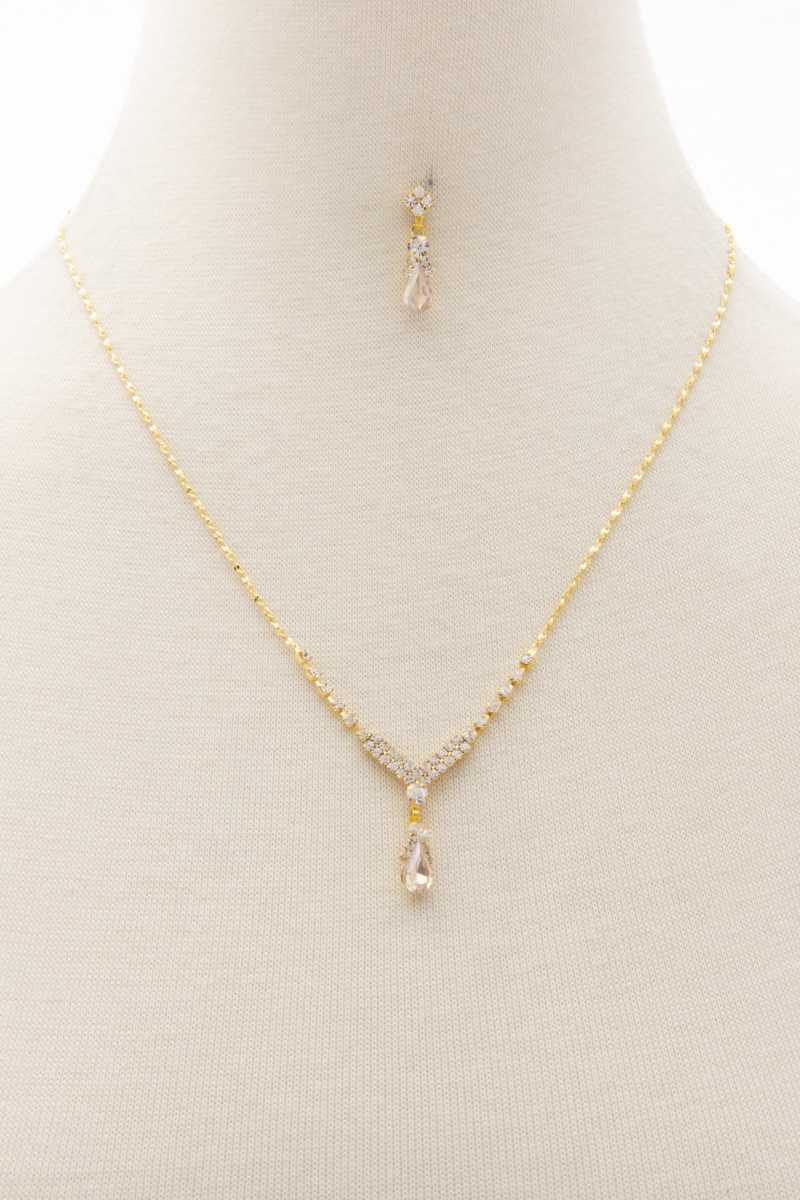 Dainty Crystal V Necklace - YuppyCollections