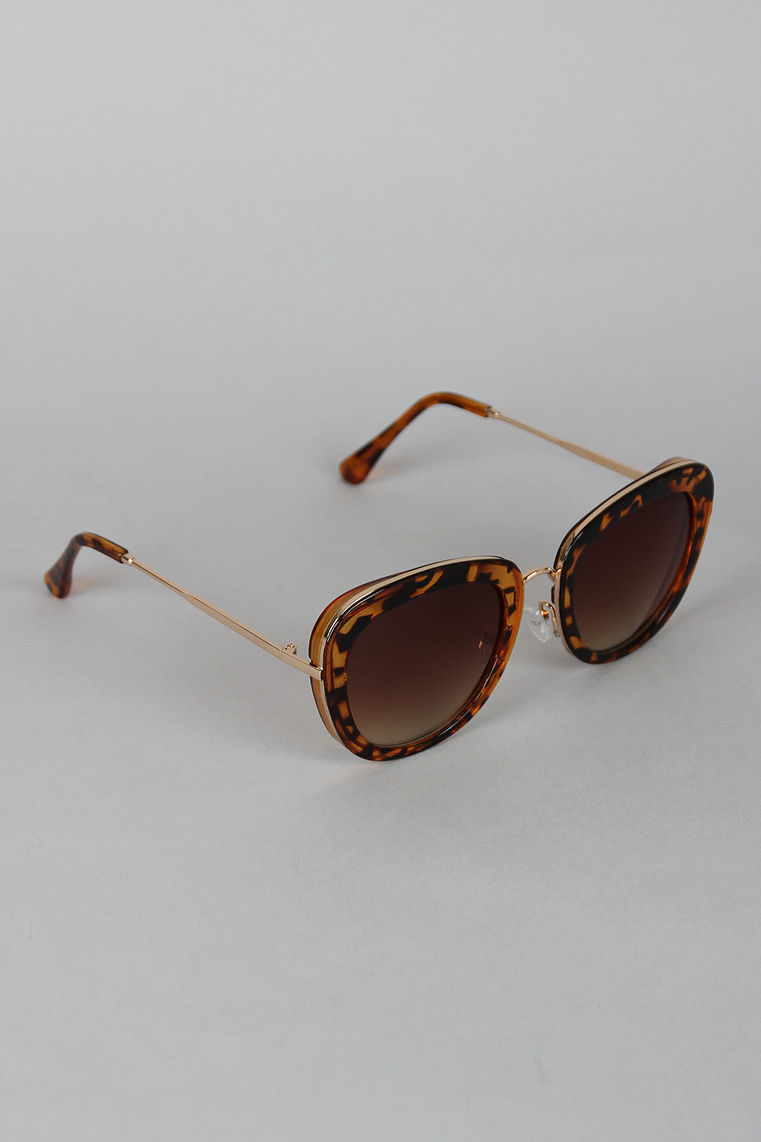 Mod Rectangular Cat Eye Wire Bridge Sunglasses - YuppyCollections