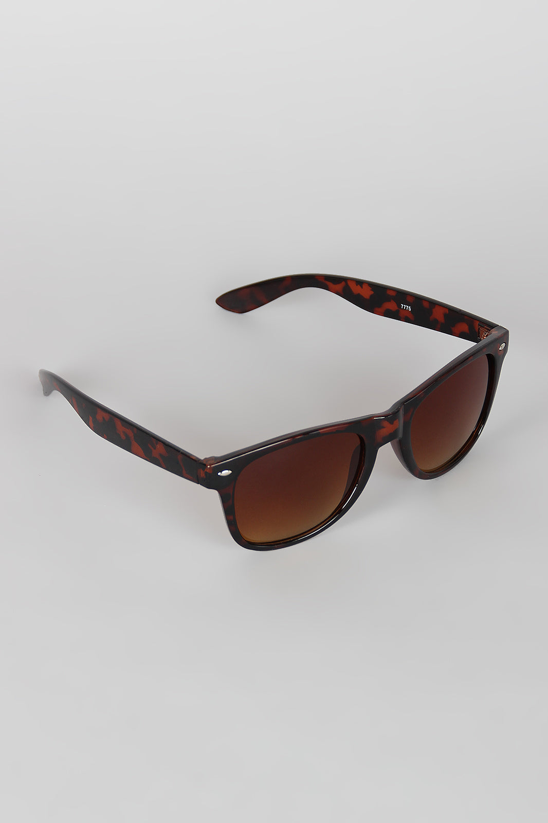 Classical Silhouette Sunglasses - YuppyCollections