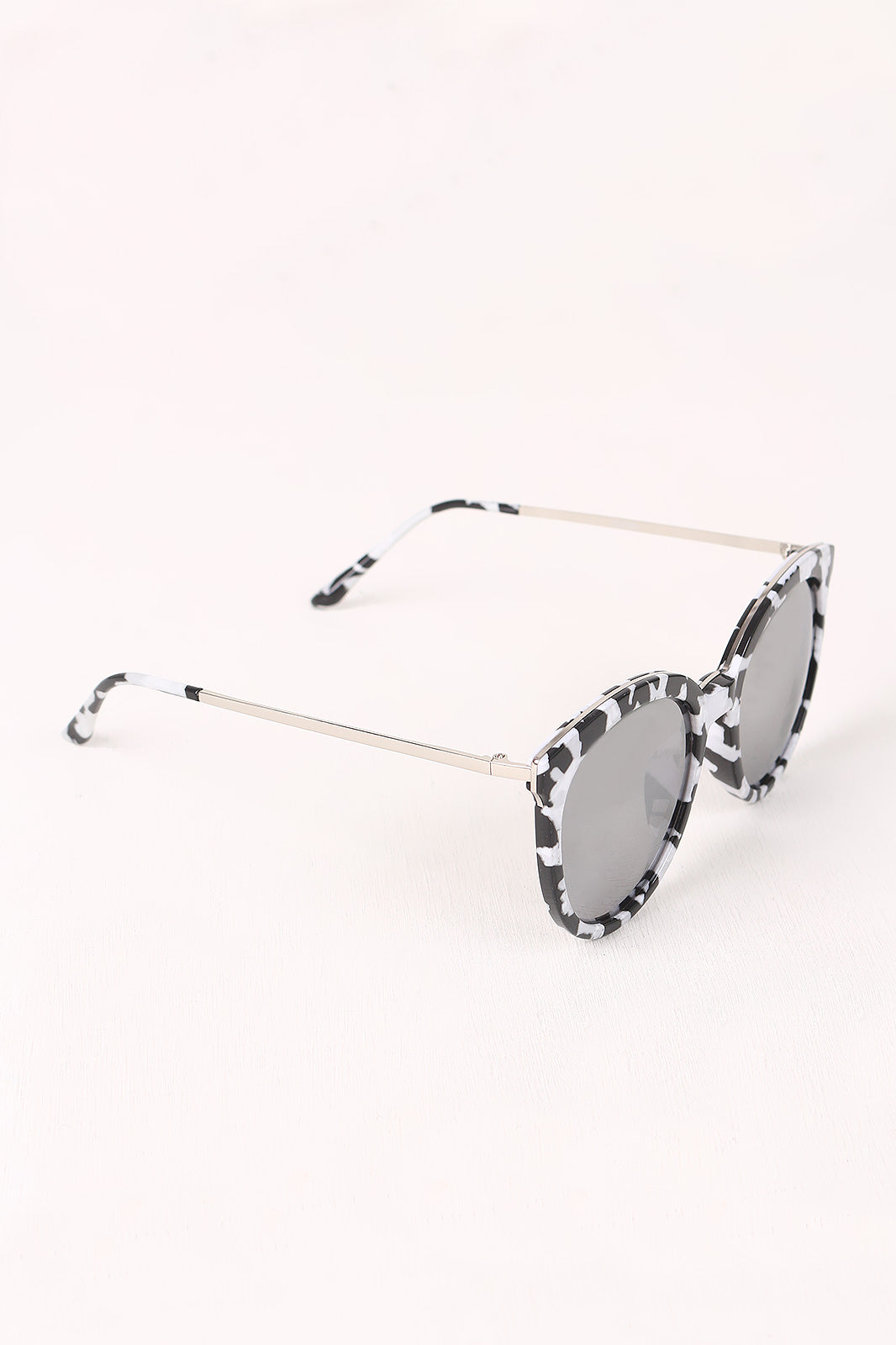 Printed Plastic Frame Mirrored Wayfarer Sunglasses - YuppyCollections