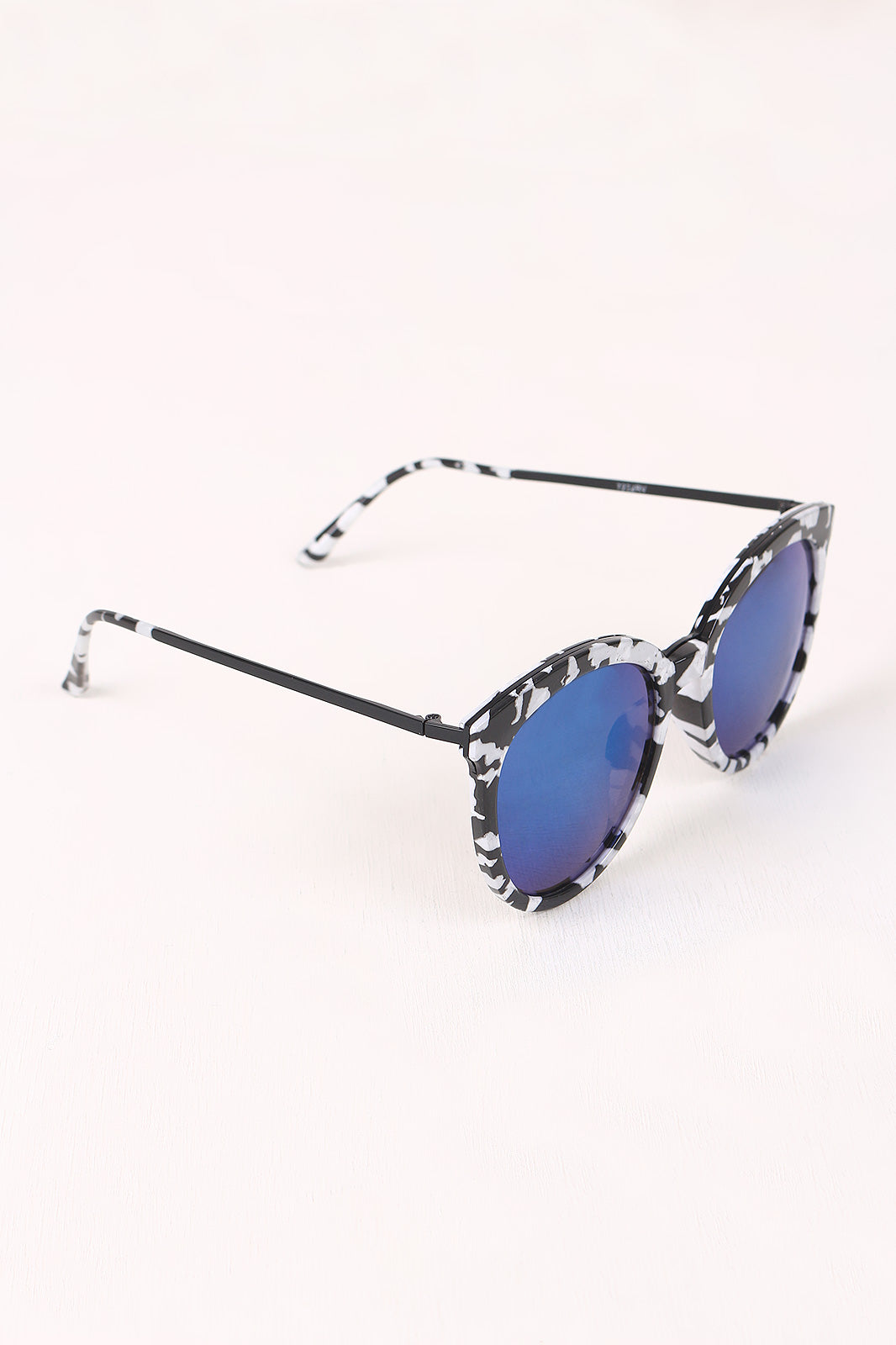 Printed Plastic Frame Mirrored Wayfarer Sunglasses - YuppyCollections