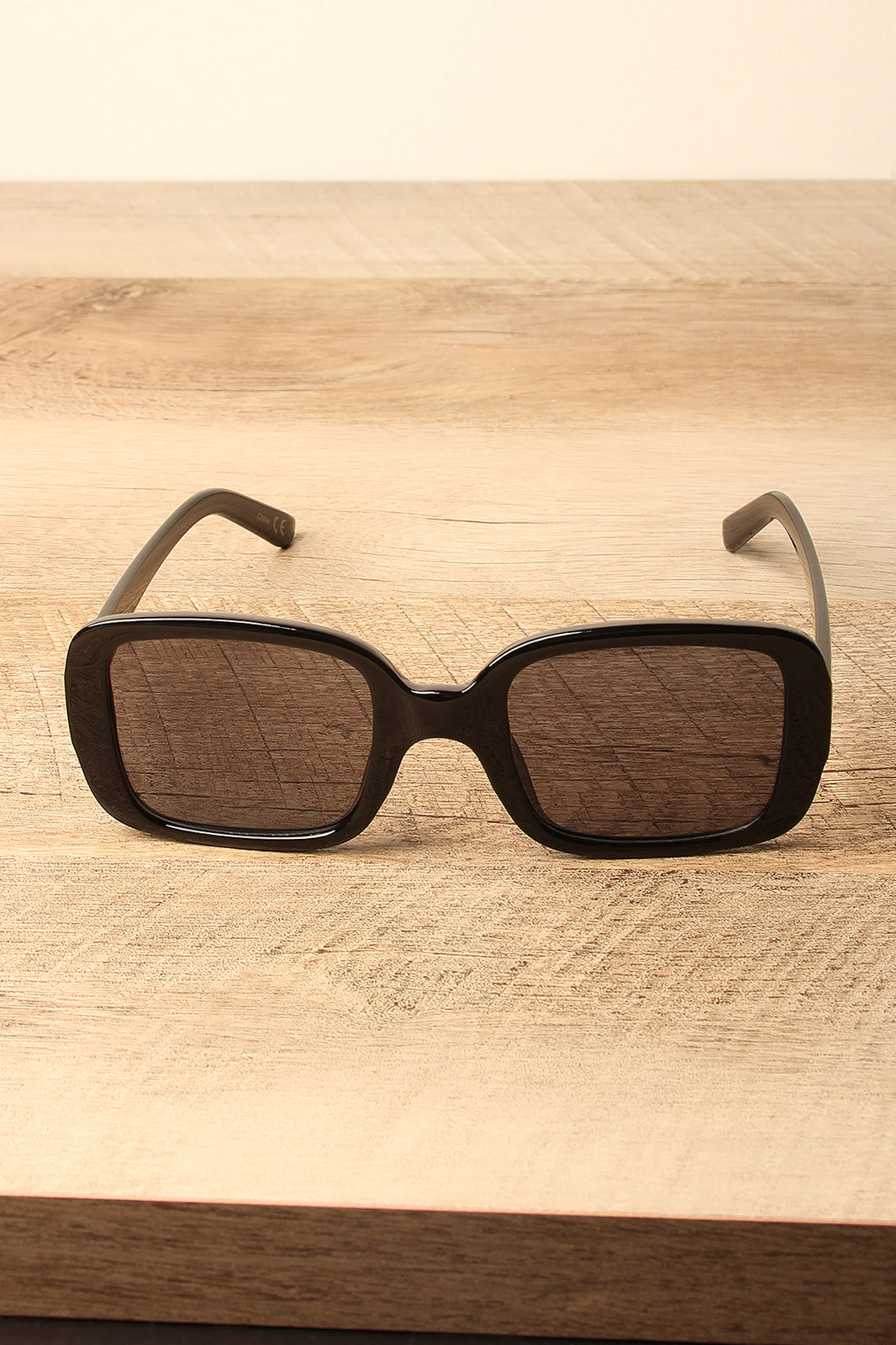 Retro Square Frame Sunglasses - YuppyCollections