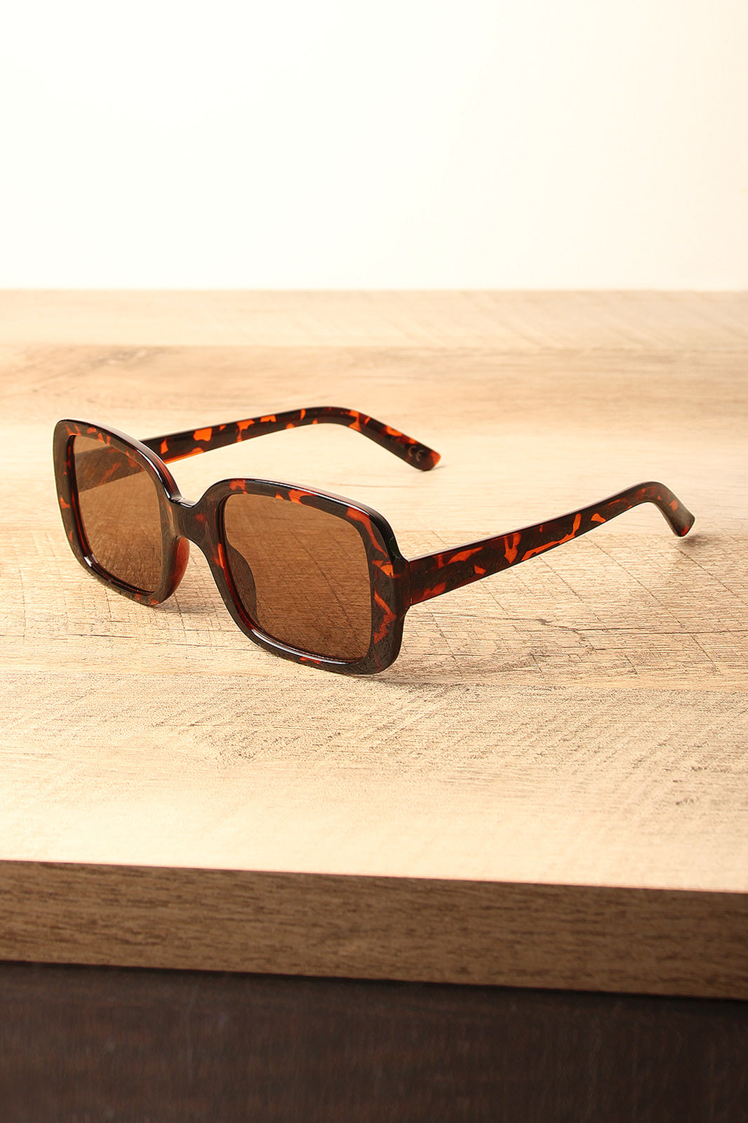 Retro Square Frame Sunglasses - YuppyCollections