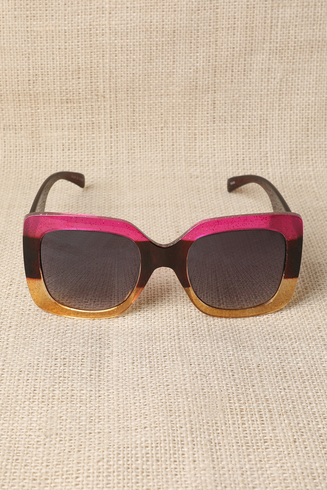 Plastic Frame Oversized Sunglasses - YuppyCollections