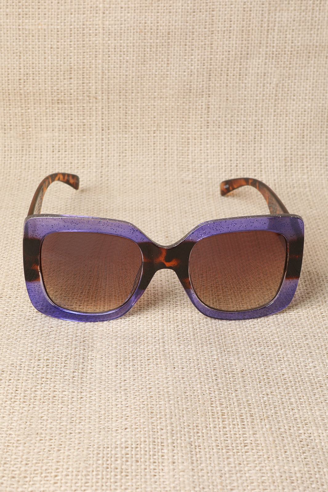 Plastic Frame Oversized Sunglasses - YuppyCollections