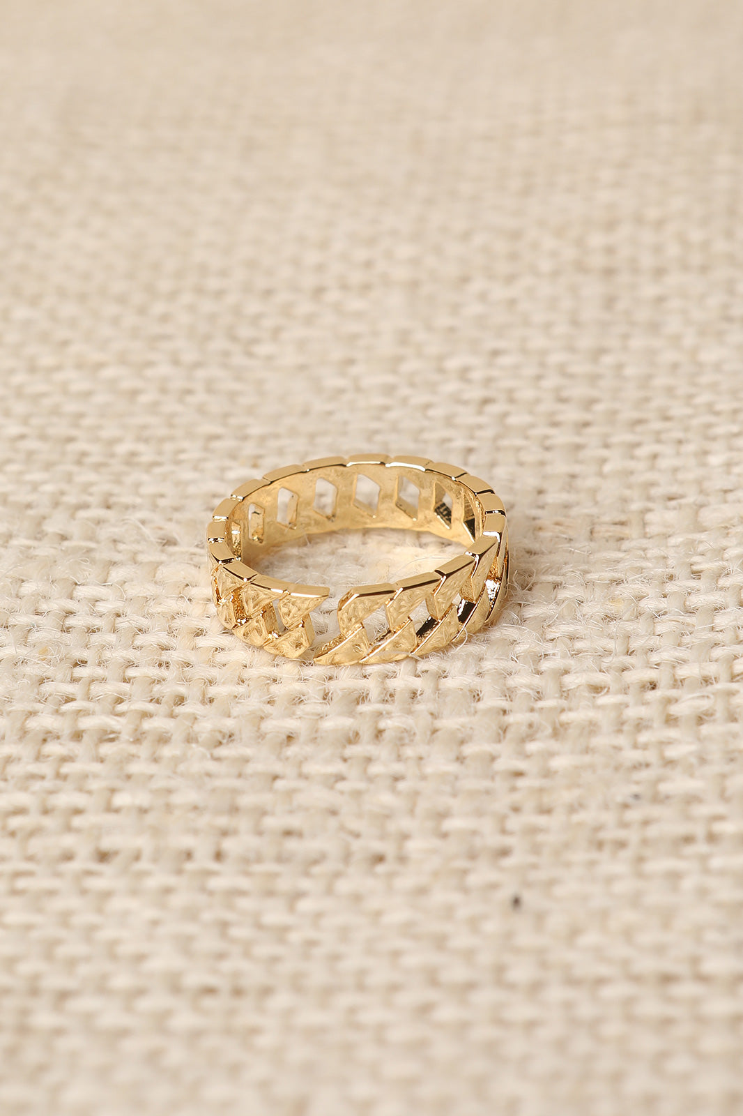 Linked Gold Ring - YuppyCollections