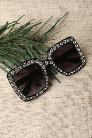 Rhinestone Trim Plastic Frame Oversized Sunglasses - YuppyCollections