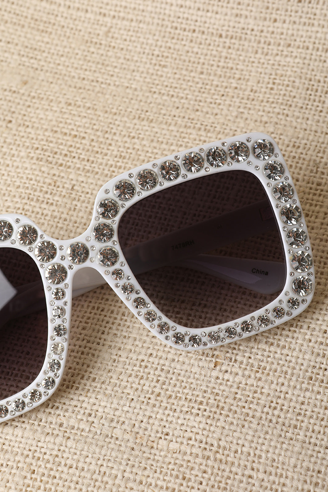 Rhinestone Trim Plastic Frame Oversized Sunglasses - YuppyCollections