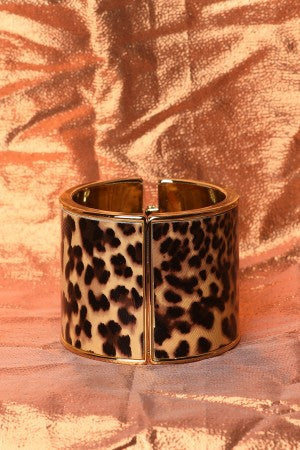 Textured Leopard Wide Hinged Bangle - YuppyCollections