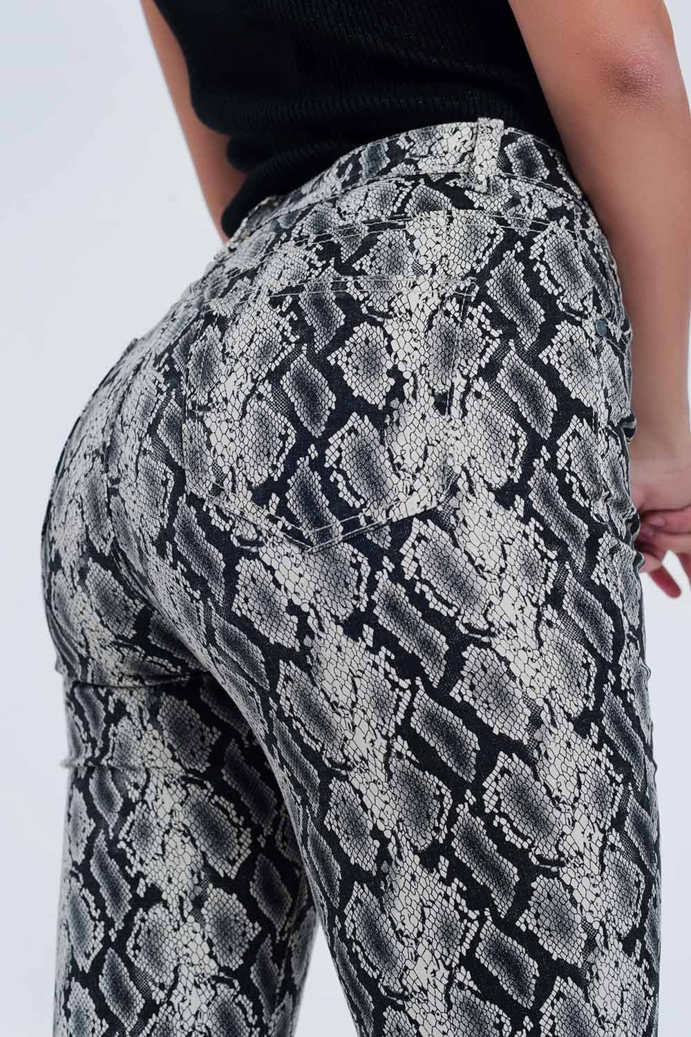 Black Pants With Snake Print - YuppyCollections