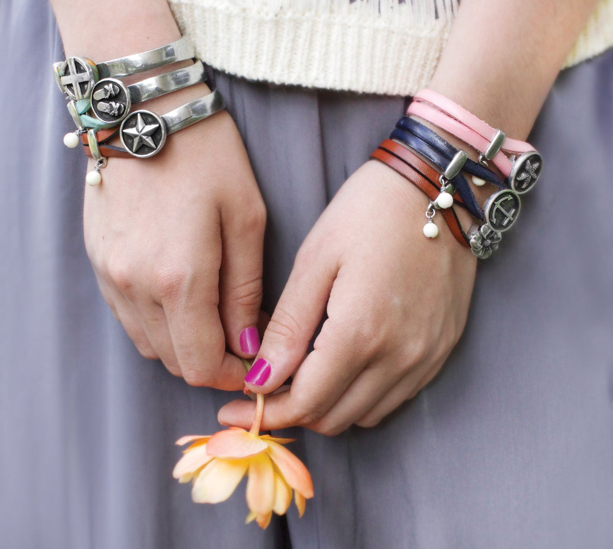 everly flower cuff - YuppyCollections