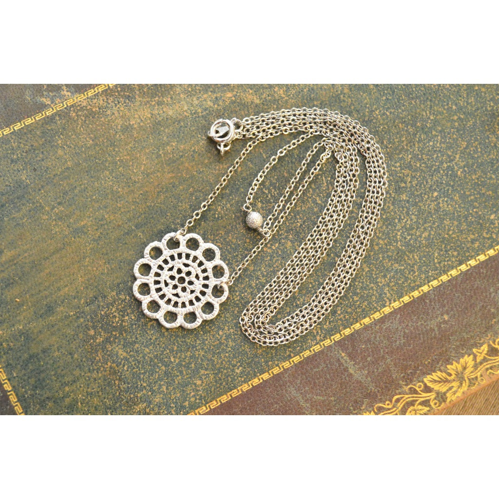 White gold double strand lace necklace - YuppyCollections