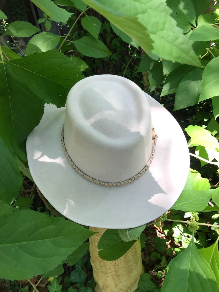 "The Vineyard Grove" Hat in Chardonnay - YuppyCollections