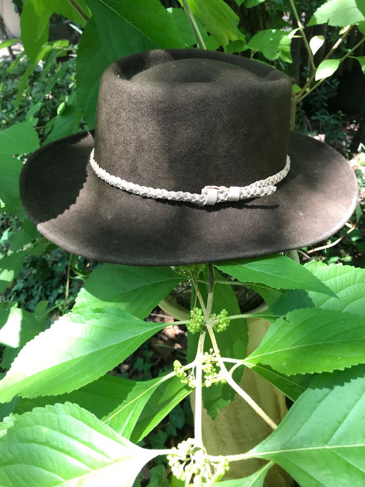 "The Vineyard Grove" Hat in Barrel Brown - YuppyCollections