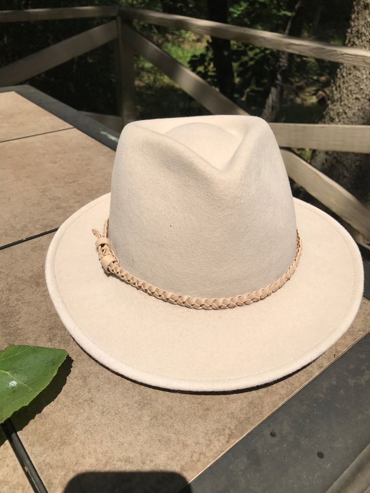 "The Sunrise Dreamer" Hat in Beige - YuppyCollections