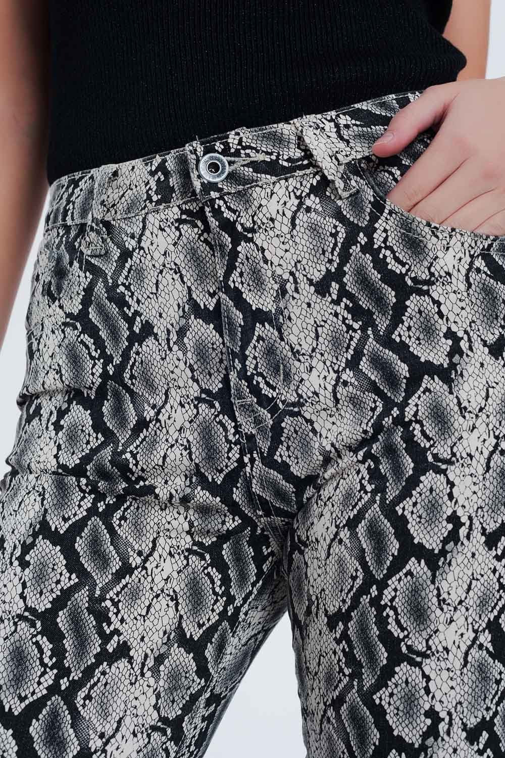 Black Pants With Snake Print - YuppyCollections