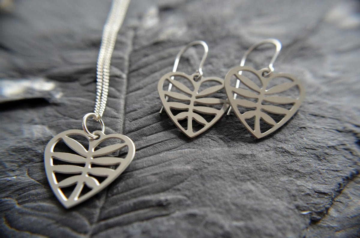 Leafy Heart Earrings in stainless steel - YuppyCollections