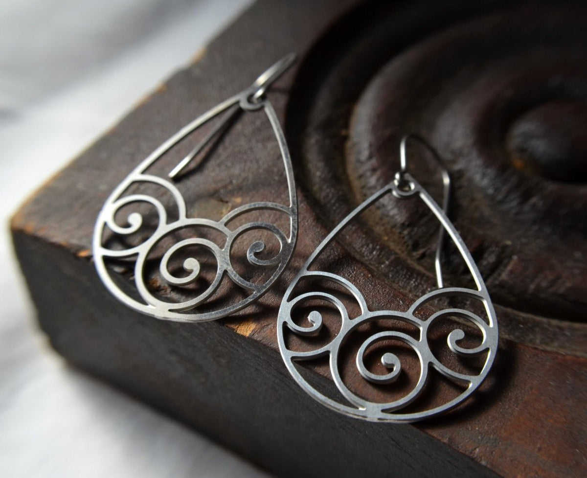 Swirl Earrings in stainless steel - YuppyCollections