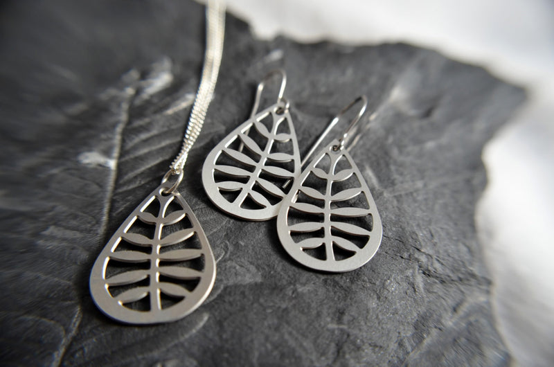 Leafy Earrings in stainless steel - YuppyCollections