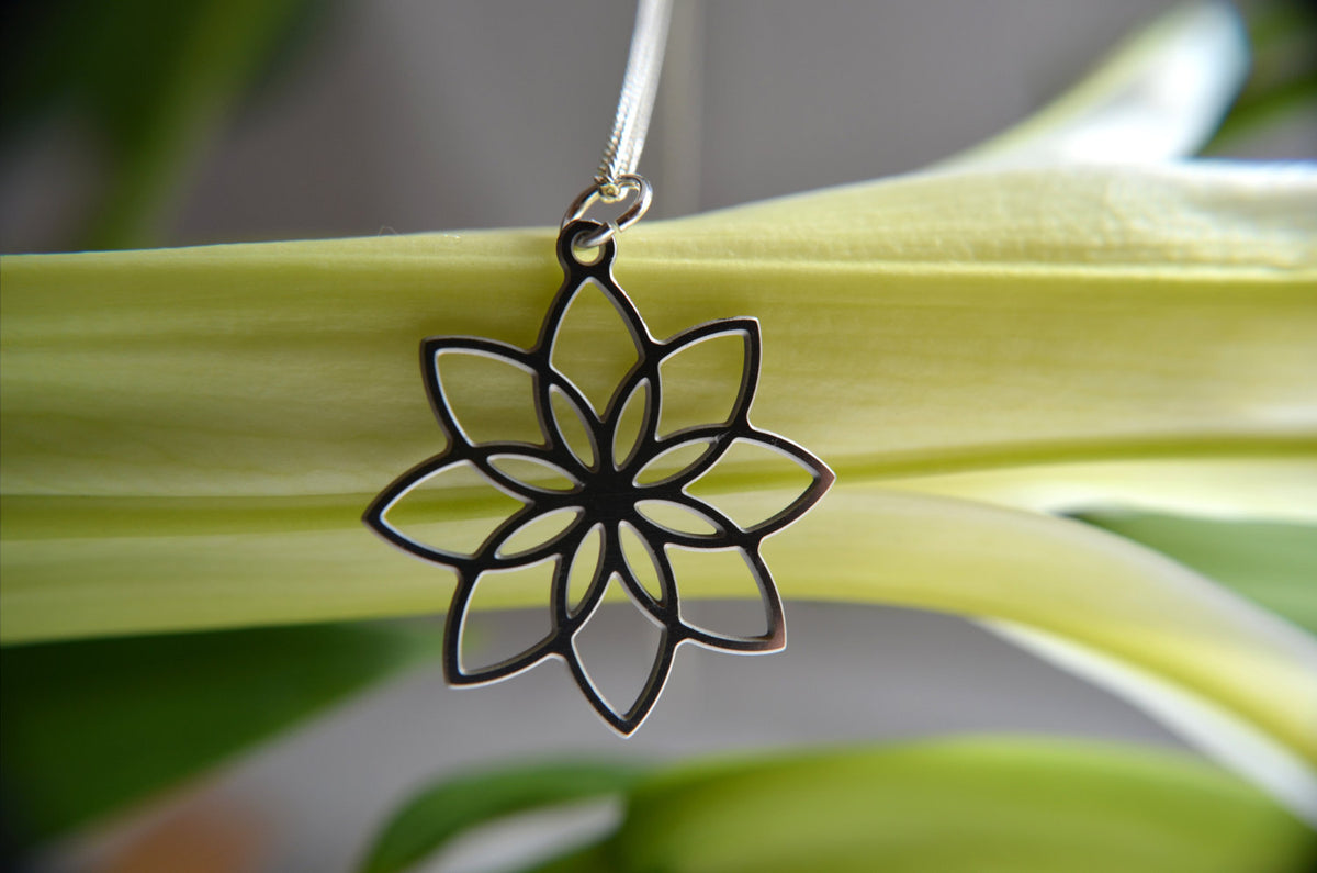 Lotus Flower Pendant in stainless steel - YuppyCollections